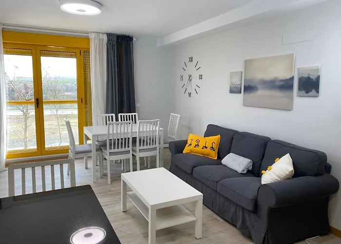 Apartamento Nuevo, Accesible Y Con Piscina !!!